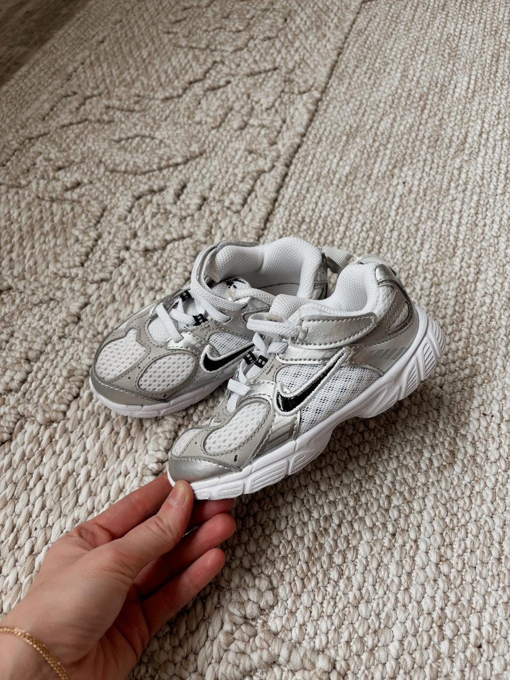 nike tennis shoes
